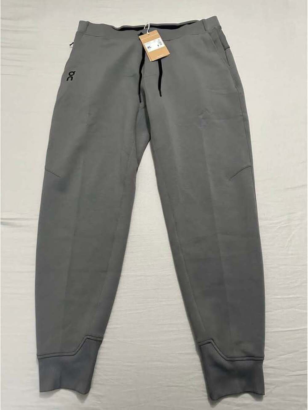 On Mens Sweatpants Mens Size XL Brand New
$80